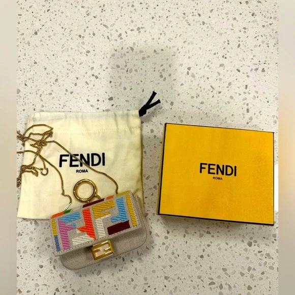 Fendi baguette nano with dustbag and box - Picture 4 of 12